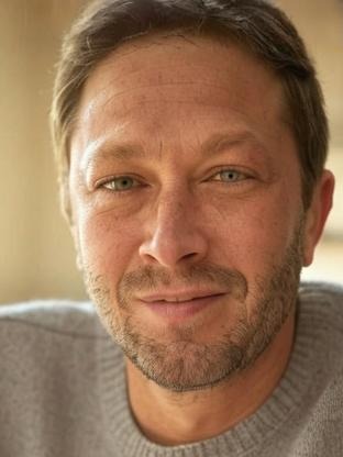 Person who looks like A.J. Buckley