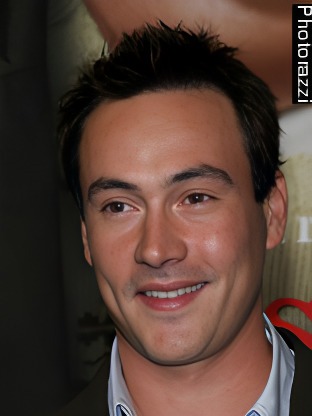 Person who looks like Kevin Durand