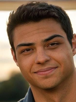 Person who looks like Hamish Linklater
