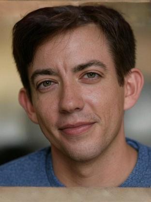 Person who looks like Griffin Gluck