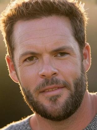 Person who looks like Ryan Paevey