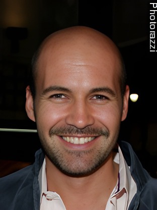 Person who looks like Amr Diab