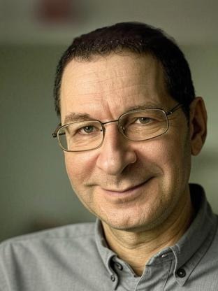 Person who looks like Rick Moranis