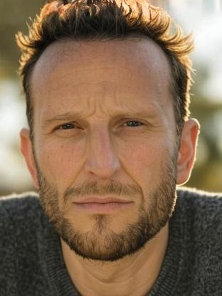 Person who looks like Jason Clarke