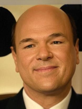 Person who looks like Chris Bauer