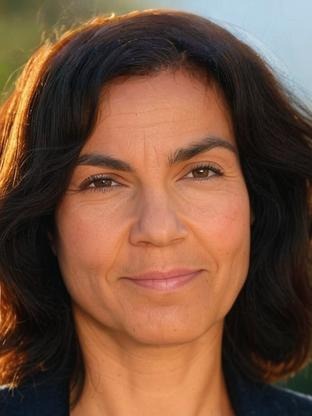 Person who looks like Mercedes Ruehl