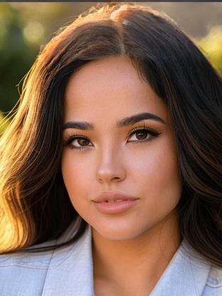 Person who looks like Maia Reficco