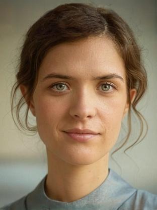 Person who looks like Louisa Jacobson