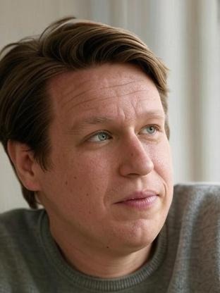 Person who looks like Robert Beltran