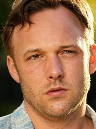 Person who looks like Rudy Pankow