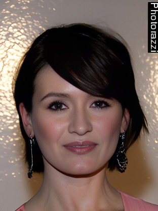 Person who looks like Camille Cottin