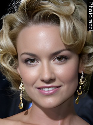 Person who looks like Lili Simmons