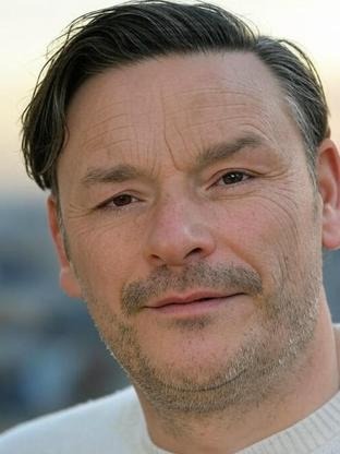 Person who looks like Michael Sheen