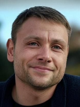 Person who looks like Adam Shulman