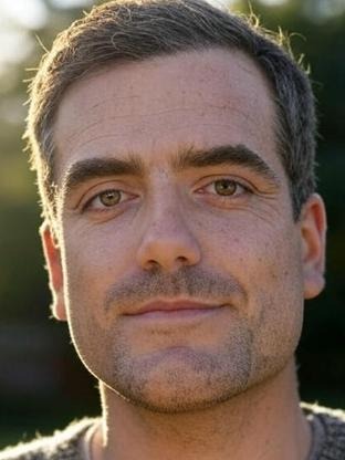 Person who looks like Warren Brown