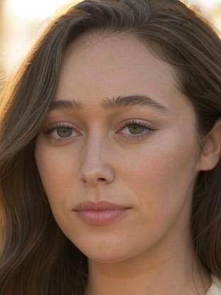 Person who looks like Simona Tabasco