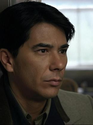 Person who looks like Lou Diamond Phillips