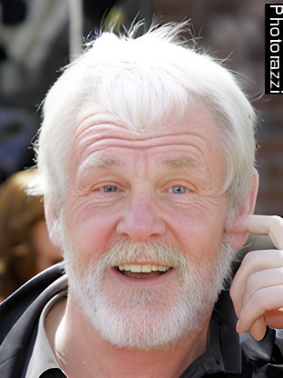Person who looks like Vernon Wells