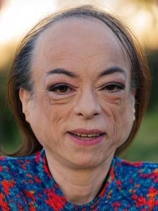 Person who looks like Linda Hunt