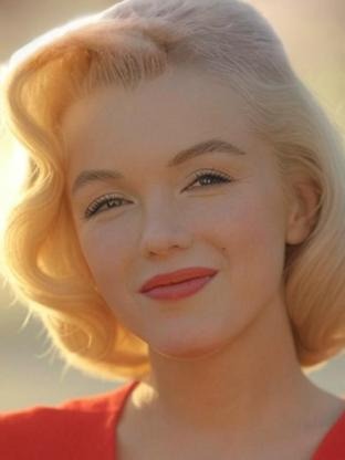 Person who looks like Rita Hayworth