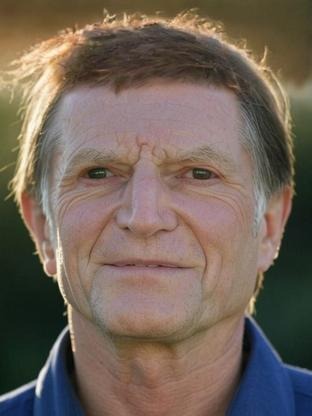 Person who looks like Peter Boyle