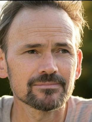 Person who looks like Aaron Paul