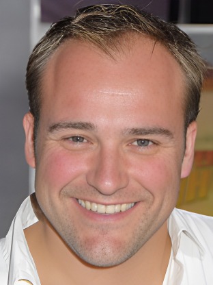Person who looks like Peter DeLuise