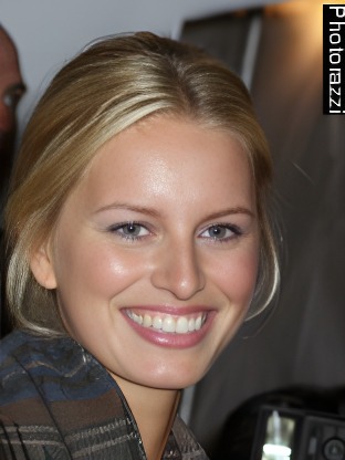 Person who looks like Nicky Hilton