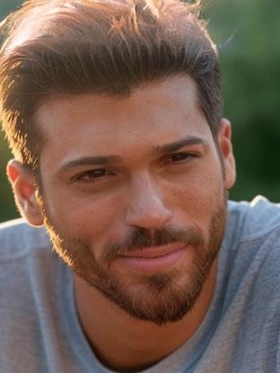 Person who looks like Liam McIntyre