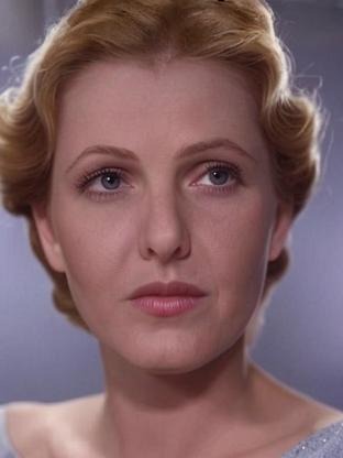 Person who looks like Jean Harlow
