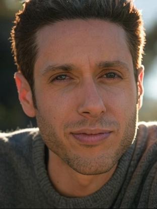 Person who looks like Tomer Capone