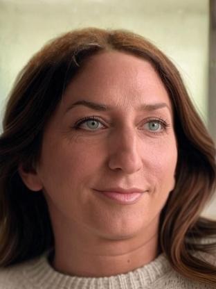 Person who looks like Marin Hinkle