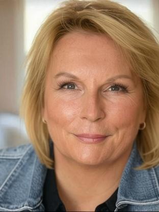Person who looks like Leslie Easterbrook