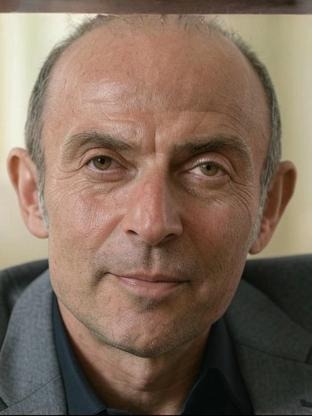 Person who looks like Taylor Negron