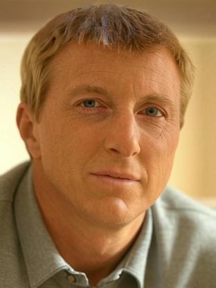Person who looks like Dennis Dugan