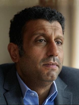 Person who looks like Louis Ferreira