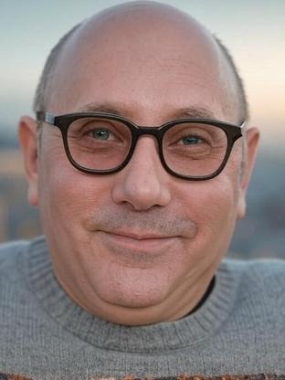 Person who looks like Stephen Tobolowsky