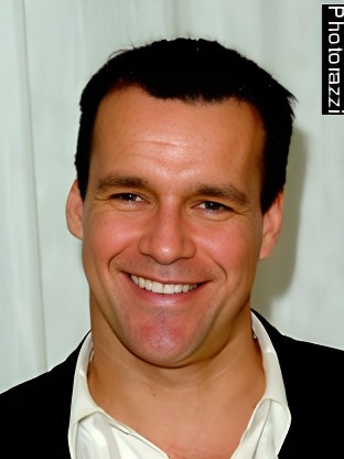Person who looks like Brian Williams