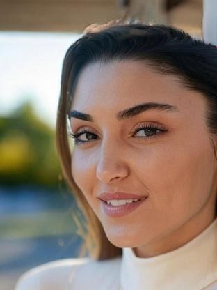 Person who looks like Miranda Kerr