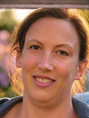 Person who looks like Claudia Black