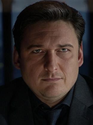 Person who looks like Charlie Schlatter