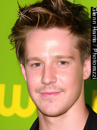 Person who looks like Killian Scott