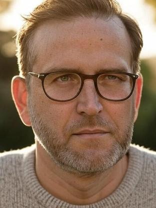 Person who looks like Jonah Hill