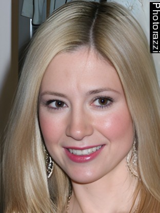 Person who looks like Kelly Rowan