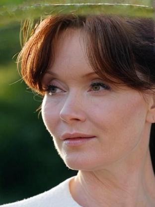 Person who looks like Kate Fleetwood