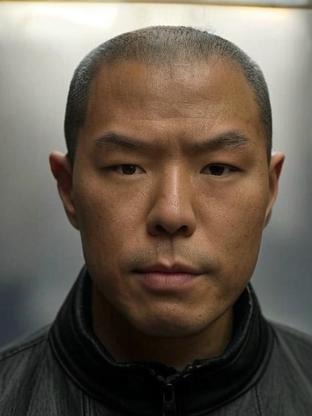 Person who looks like Lee Sun-kyun