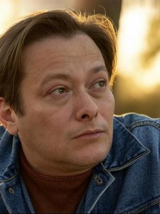 Person who looks like Rudy Pankow