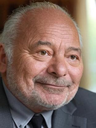Person who looks like Mark Margolis