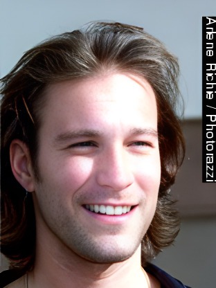 Person who looks like Paul Kaye