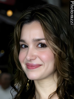 Person who looks like Annie Parisse